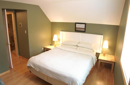 Manitoulin District House | 690 Perivale Road West - Cottage B