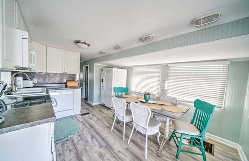 Lower Grand Lagoon House | 690 Seashell - King, Full/Twin bunkbeds - Includes Golf Cart & Wifi