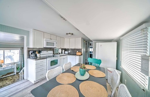 Lower Grand Lagoon House | 690 Seashell - King, Full/Twin bunkbeds - Includes Golf Cart & Wifi