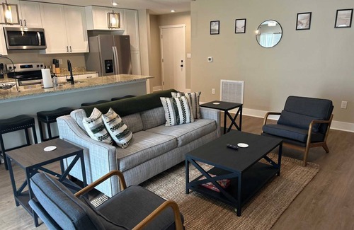 Acme Apartment | 697 m² Apartment ∙ 9 bedrooms ∙ 26 guests