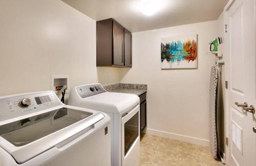 Moab South Valley Apartment | 6B Cozy Moab RedCliff Condo, Pool & Hot Tub