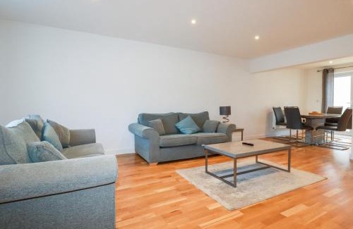 Harlyn House | 6B The Mews