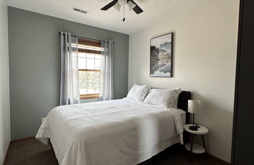 Kearney House | 6BR/2.5BA Home on Retreat-like Acreage