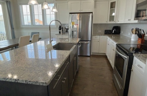 Yaupon Beach House | 6BR 4.5BA House, 2nd Row, Ocean Views, Dog Friendly, Pool, Sleeps 12