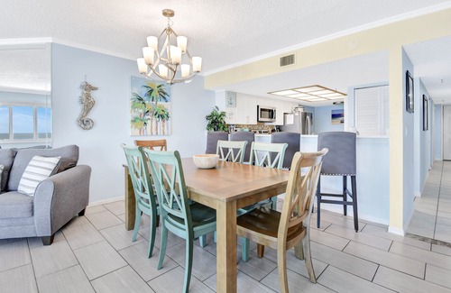 Indian Shores Condo | 6BR,4BACapacity in these 3BR+3BR BEACHFRONT,Updated Condos!POOL,Hot Tub, Grills!