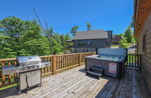 McHenry Cabin | 6BR New Build, Hot Tub, Fire Pit, Mtn. Views