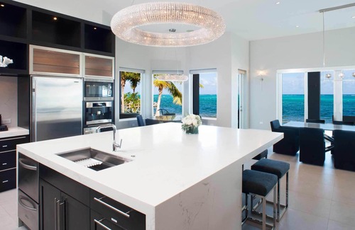 South Sound Villa | 6BR Oceanfront Villa 10 minutes from Seven Mile Beach!