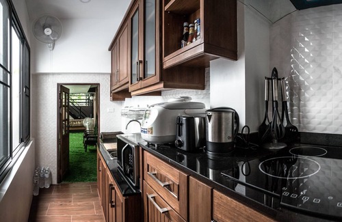 Nimman Villa | 6BR Private Big space with Rooftop garden for family or big group