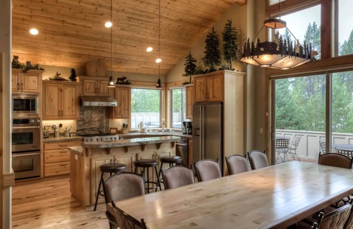 Deer Park House | 6BR, Sunriver, Hot Tub | Elkhorn Lodge