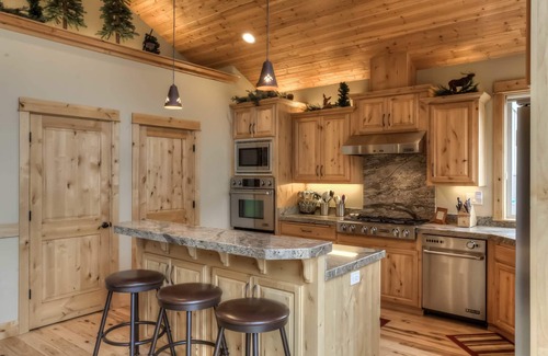 Deer Park House | 6BR, Sunriver, Hot Tub | Elkhorn Lodge