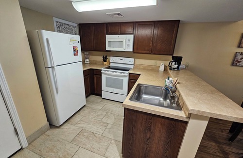 Gatlinburg Condo | 6D River's Edge - Downtown condo on the river