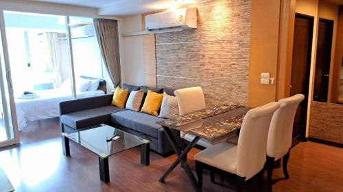 Khlong Toei Nuea Apartment | 6D-Short-term rental allowed-3BRs Downtown Bangkok