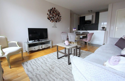 Serris Apartment | 6pax Serris Val d'Europe Disneyland Apartment (CELTES 2)