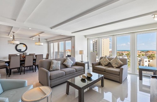 South Padre Island Apartment | 6th floor Oceanview condo 3BR, beachfront resort. Solare Tower 603