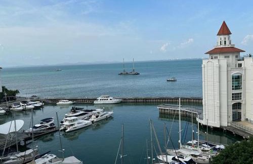 Seri Tanjung Pinang Apartment | 6th Straits Quay Seafront 1 Bedroom Seaview Suite - Ocean & SkyBlue