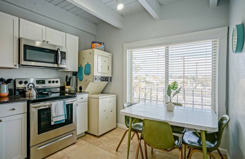 Sawmill Area Apartment | #7: 2bd/1.5ba, Newly Remodeled, Walk to Old Town