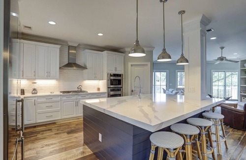 Hilton Head Island House | 7 Bayberry - 2nd Row, 6BR/6.5BA, Fully Renovated, Steps from the Beach, Pool