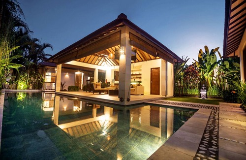 North Legian Villa | 7 Bdrm Seminyak - Last Minute Deal 50% Off !