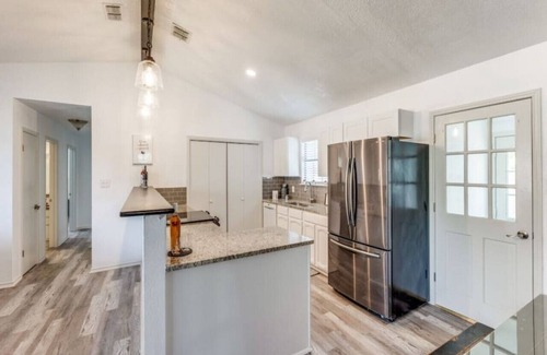 Johnson City House | 7 Bed Home/Mins to Wineries/Walk to Town Square