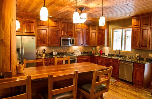 Maggie Valley Cabin | 7 Bedroom 5.5 Bath Stunning Luxury Log, Reunions & Weddings Welcomed