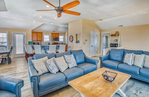 Sandbridge House | 7 + Bedroom, 5.5 Bthrm - Pool/Hot Tub, Semi-Ocean Front - Sandbridge Beach, VA