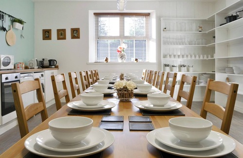 Brampton Cottage | 7 bedroom accommodation in Halton Lea Gate, near Brampton