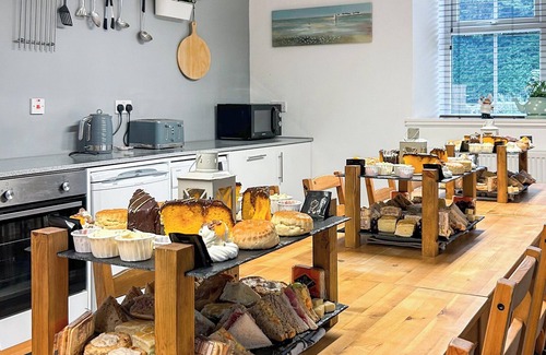 Brampton Cottage | 7 bedroom accommodation in Halton Lea Gate, near Brampton
