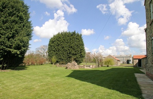 Storwood Cottage | 7 bedroom accommodation in Holme-on-Spalding Moor, near Market Weighton