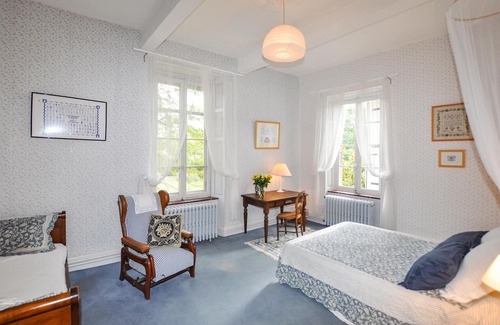 Escales House | 7 bedroom accommodation in Escales