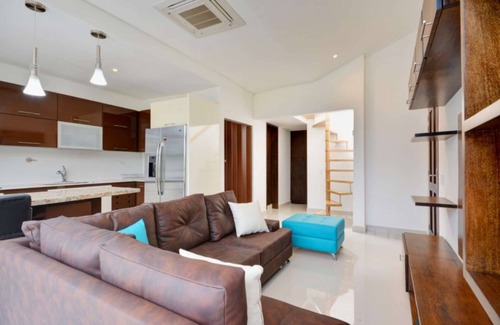 El Castillo Apartment | 7 bedroom combo inside Park LLers including private roof deck AC 3 hot tubs