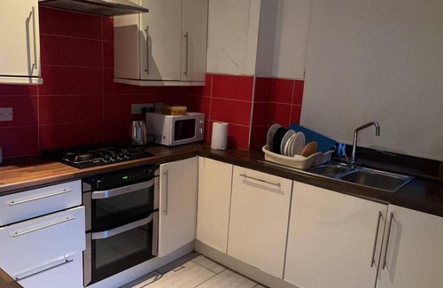 Walsall House | 7 Bedroom Cosy Walsall Stay - WiFi & Free Parking