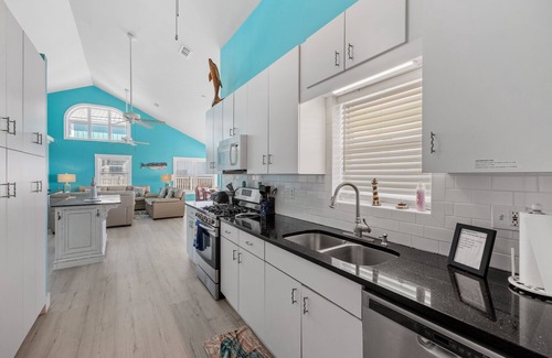 St. George Island House | 7 Bedroom - Gulf Front W/Private Pool - 4 Kings, 9 Twins, 1 pull out