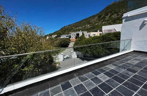 Hout Bay House | 7 Bedroom Livadia Pallace