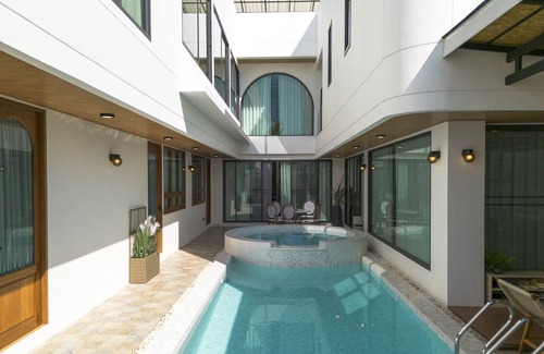 San Pu Loei Villa | 7 Bedroom Luxury Villa near Golf Courses. Pool w/Jacuzzi