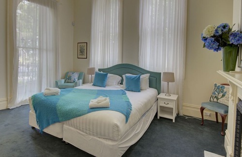 St Kilda West House | 7 Bedroom Mansion a short walk in St Kilda West