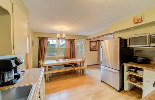 Cascade-Chipita Park House | 7 Bedroom on the Side of Pikes Peak on a Mountain Stream