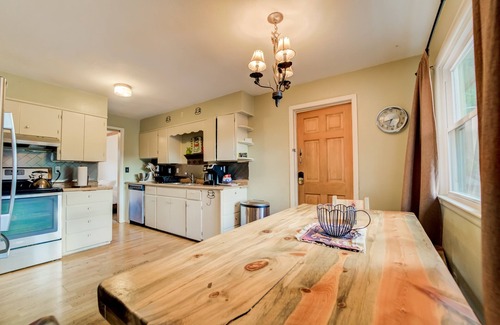 Cascade-Chipita Park House | 7 Bedroom on the Side of Pikes Peak on a Mountain Stream