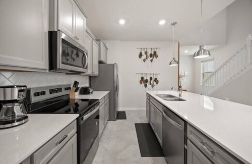 Four Corners House | 7 Bedrooms/5.5 Bathrooms/Windsor Cay (15952CC)
