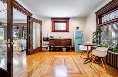 Leamington House | 7 Bedrooms, 5.5 Baths, Salt water pool, Hot Tub, Beach