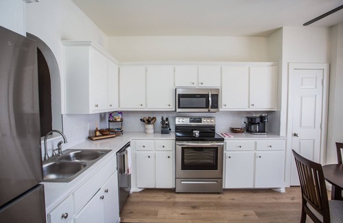 Lubbock House | 7 Beds by University & Hospitals sleeps 10