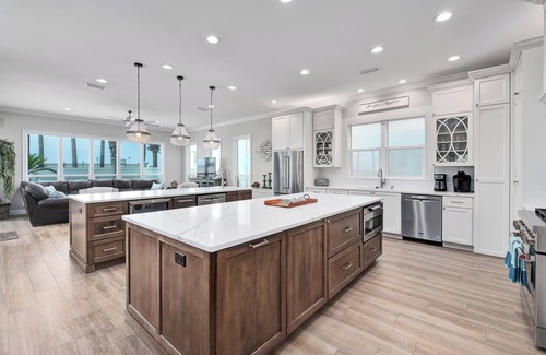 Fort Walton Beach - Destin House | 7 Br - 7.5 Ba HOME | GULF VIEWS | 50 STEPS TO THE BEACH! | PRIVATE RESORT POOL!