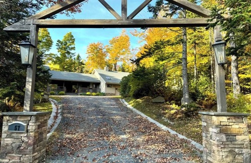 West Dover House | 7-BR Chalet near Mount Snow