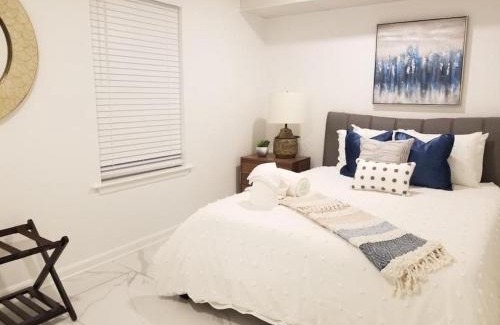 Seabrook Hotel | 7 BR- Sleeps 15! Famous Lakefront Amazing Property!
