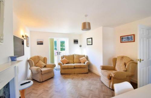 Charmouth House | 7 Double Common