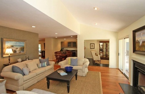 Isle of Palms House | 7 Edgewater Ally