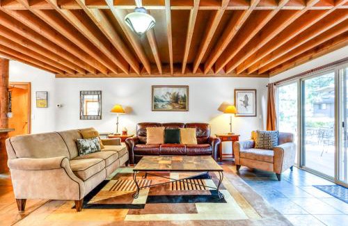 Overlook Park House | 7 Little Court