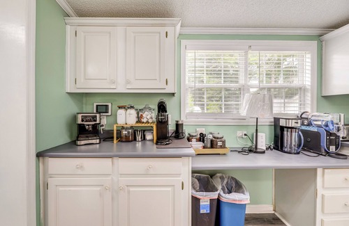 Sneads Ferry Cottage | 7 Mi to Beach! Sneads Ferry Family Home w/ Hot Tub
