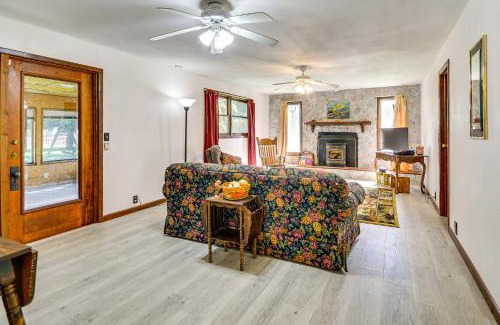 Dayton House | 7 Mi to Bighorn Natl Forest Dog-Friendly Home