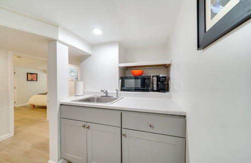 Maple Leaf Apartment | 7 Mi to Dtwn Seattle: Spacious Guest Suite
