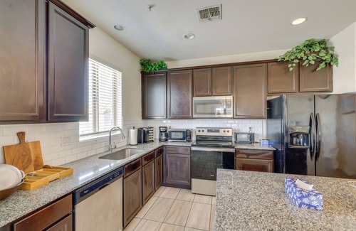 Laveen Village House | 7 Mi to Dtwn: Spacious Stay in Phoenix!